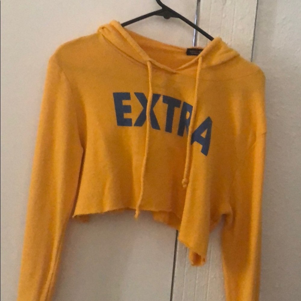 "EXTRA" Crop Top